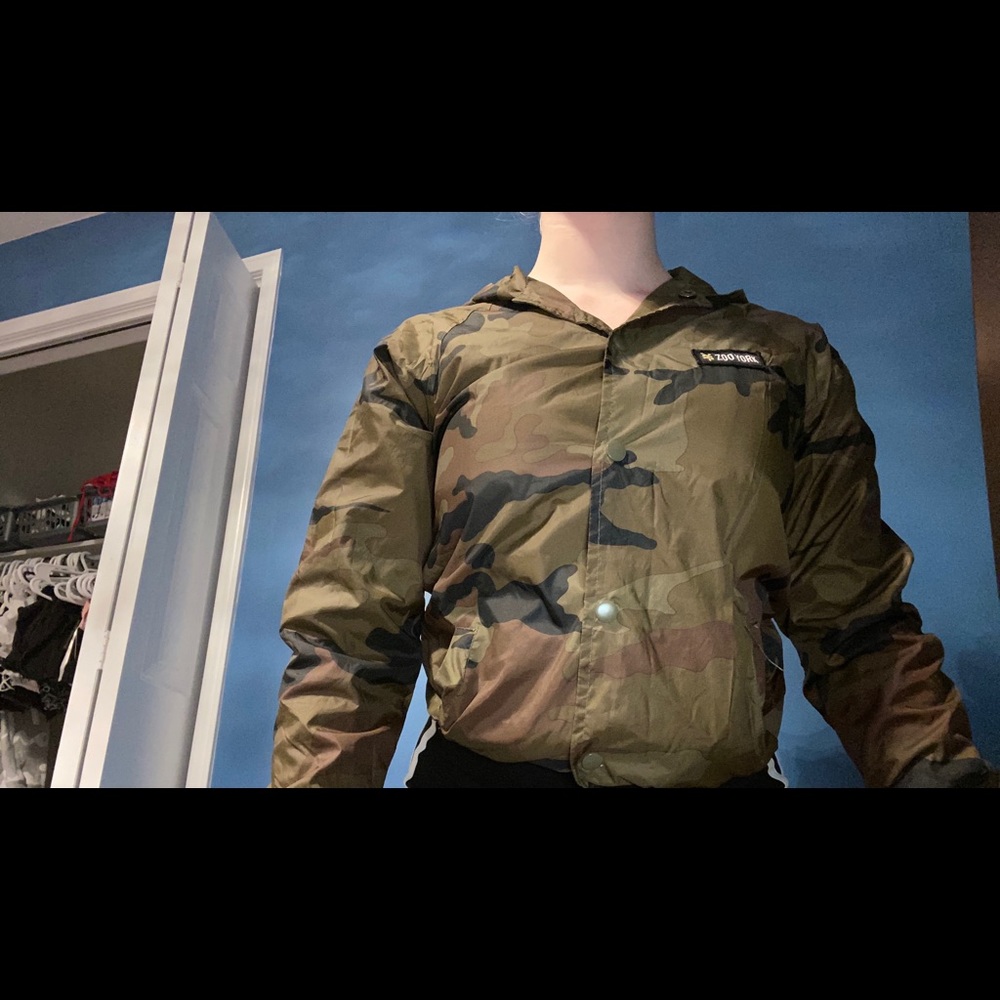 CAMO WINDBREAKER